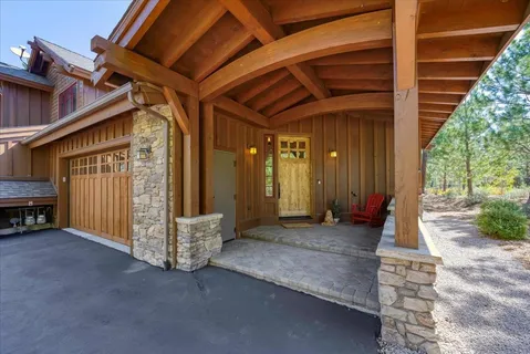 a view of an entrance to house