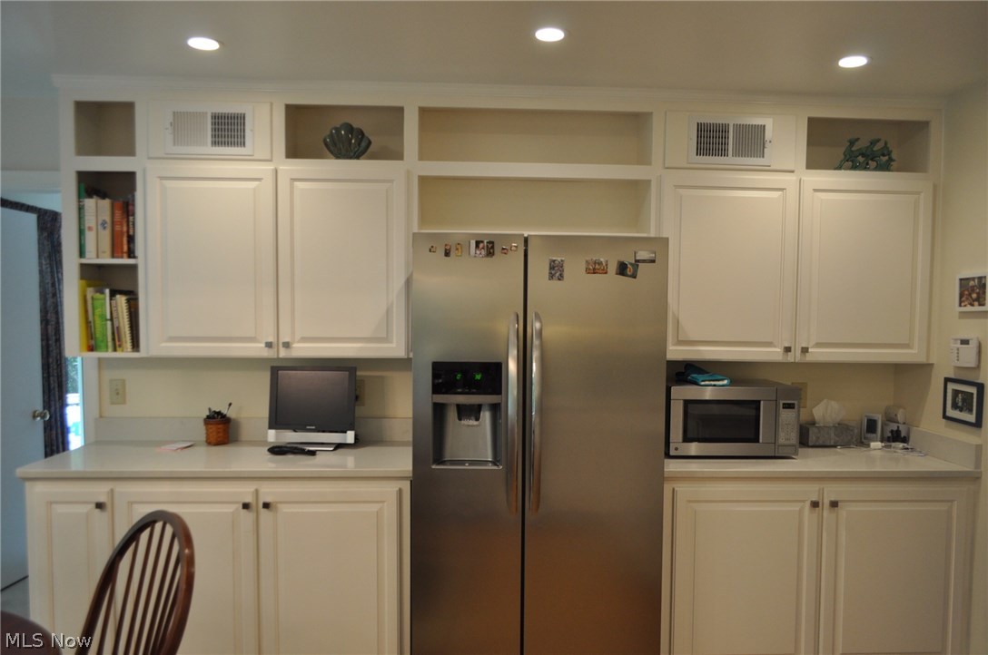 3060 Dresden Road Zanesville, OH 43701 - Photo 4 of 34 Lots of cabinets and storage areas