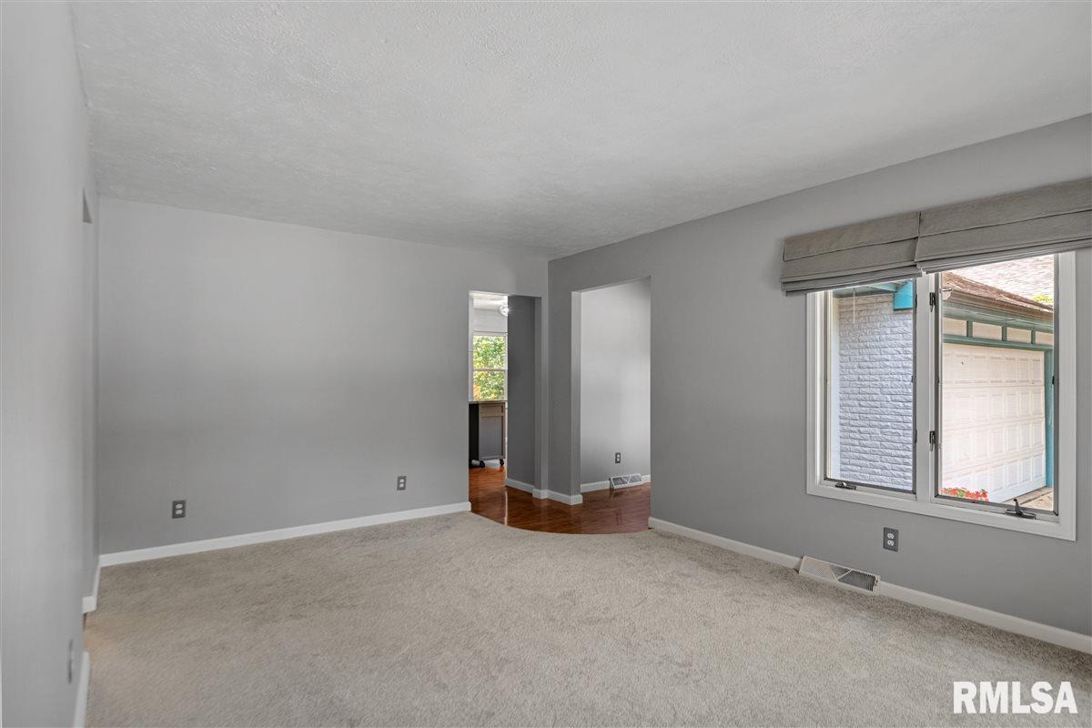 236 Buckhorn Drive Springfield, IL 62707 - Photo 7 of 32 Gallery Image 7