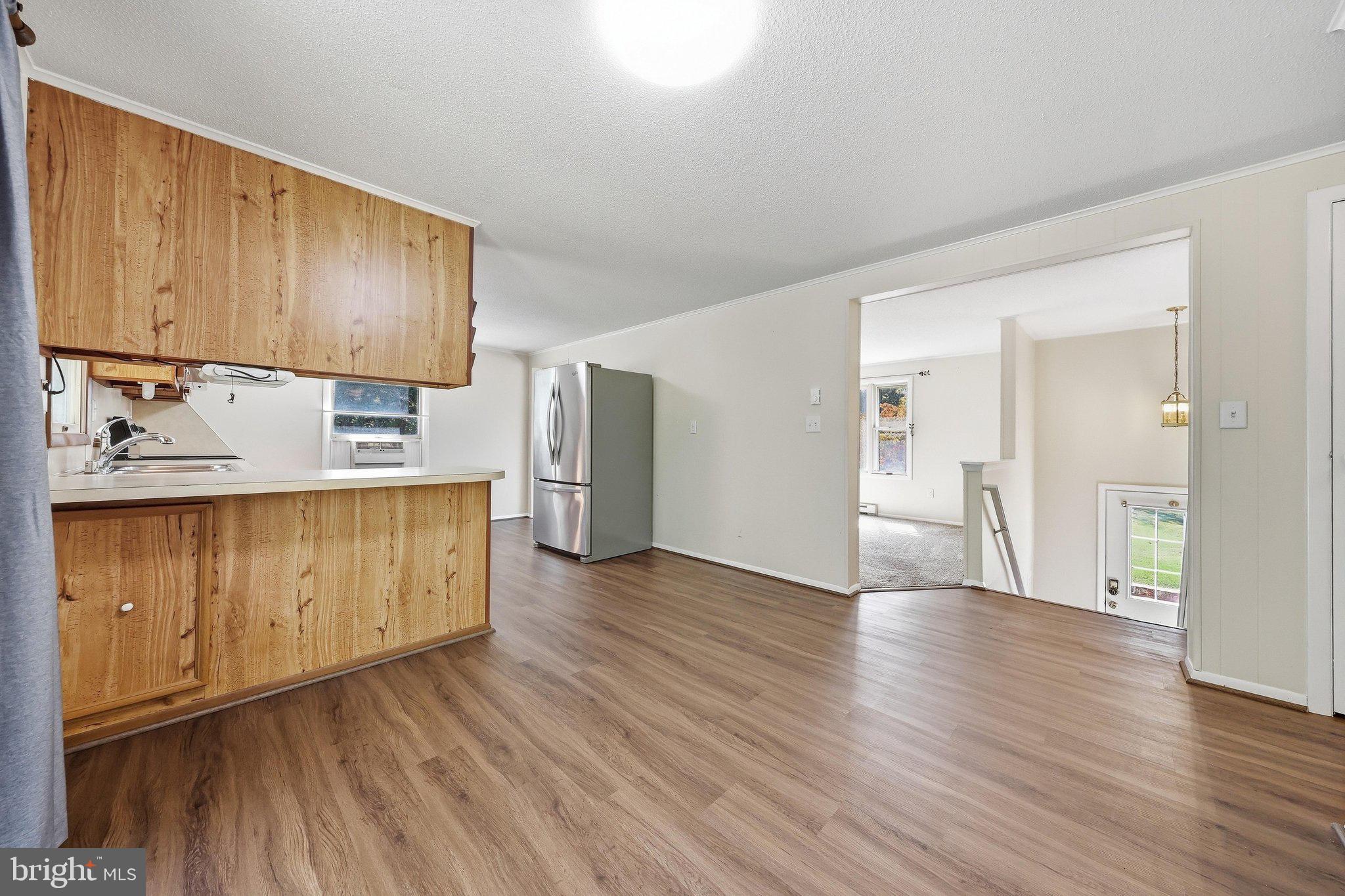 10652 Dorcus Road Woodsboro, MD 21798 - Photo 11 of 55 Dining Room & Kitchen