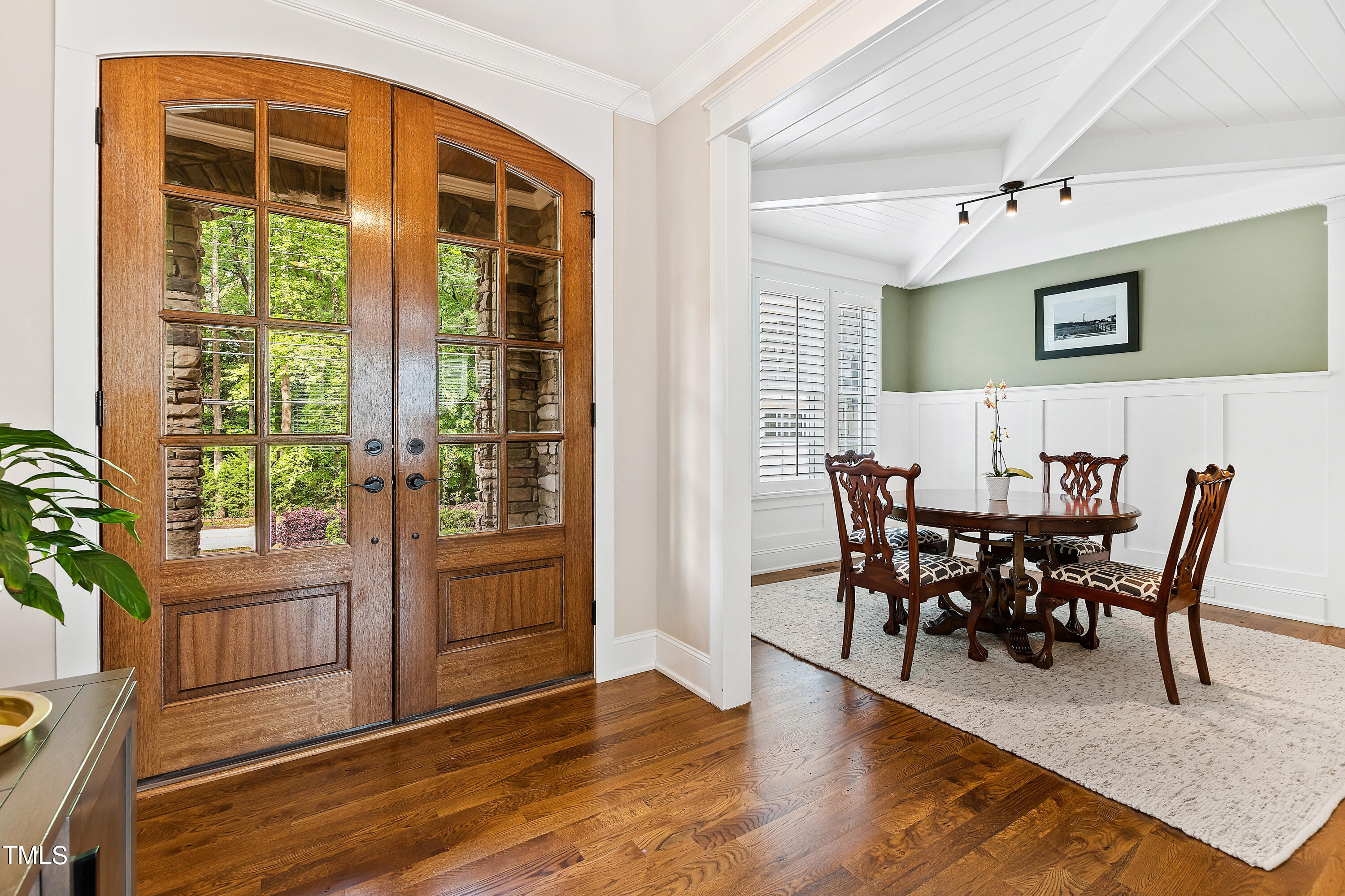 735 Powell Drive Raleigh, NC 27606 - Photo 3 of 64 Foyer 2