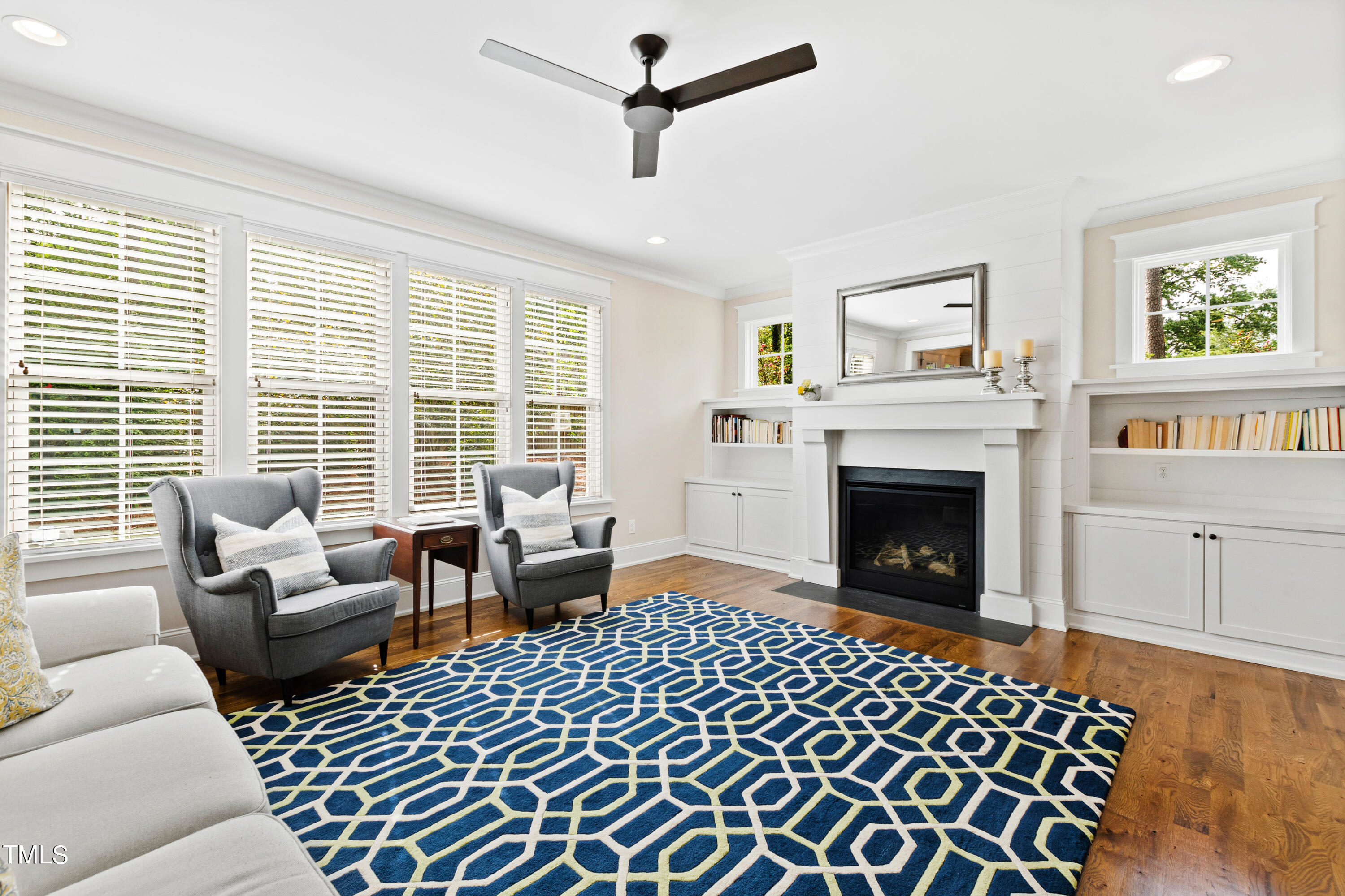 735 Powell Drive Raleigh, NC 27606 - Photo 4 of 64 Living 3