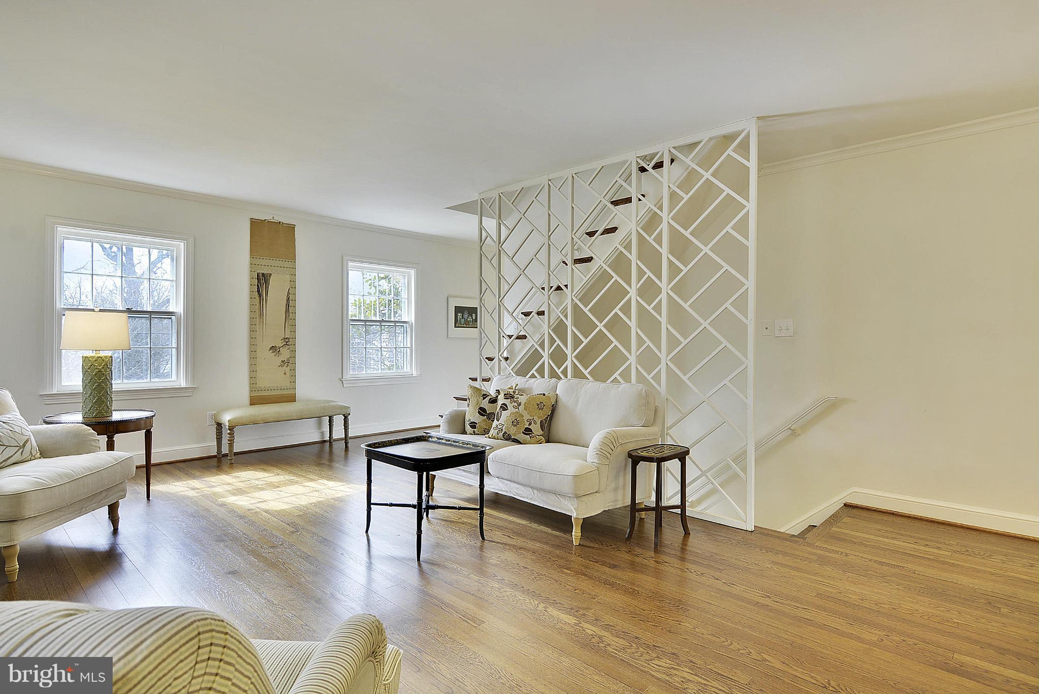 4741 Reservoir Road Northwest Washington, DC 20007 - Photo 4 of 30 Living Room