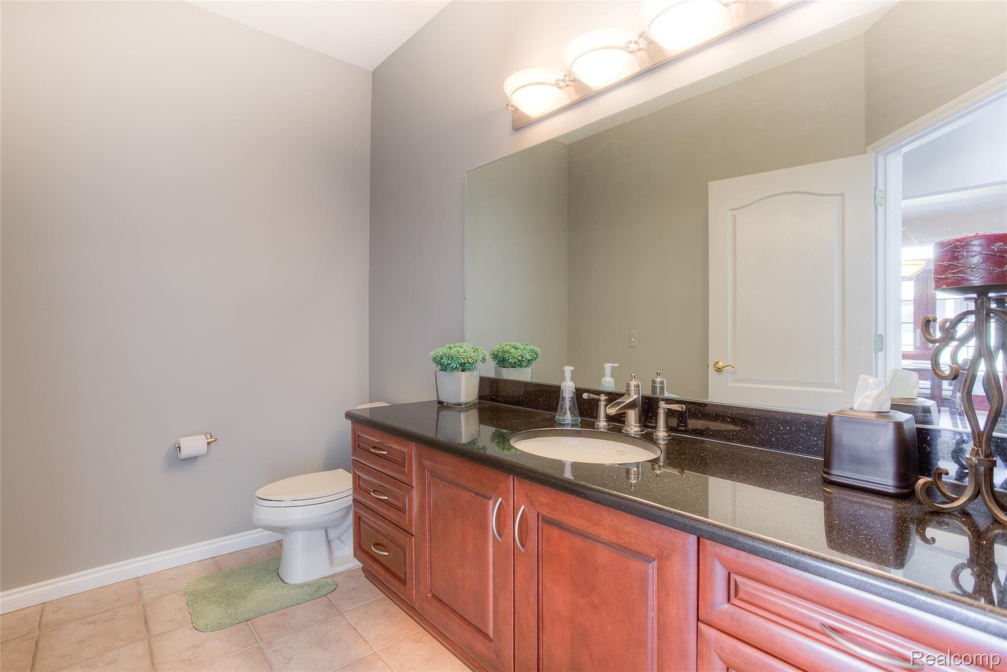 702 Panorama Drive Rochester, MI 48306 - Photo 75 of 77 702 panorama interiors (14).jpg