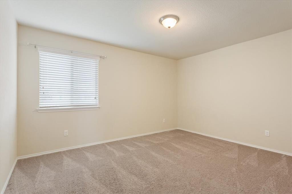 5300 Crossville Drive Waco, TX 76708 - Photo 20 of 33 an empty room with a window