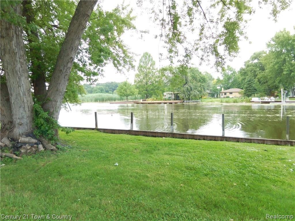 32905 Sutton Road Chesterfield, MI 48047 - Photo 4 of 8