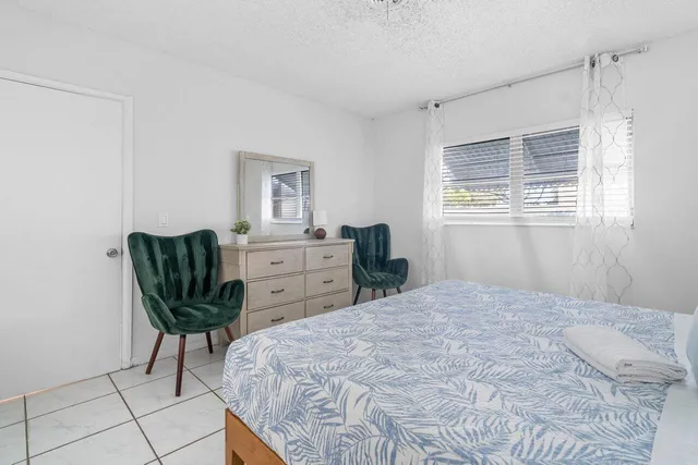 $2,400 | 262 Southeast 9th Avenue, Unit B, Deerfield Beach, FL 33441