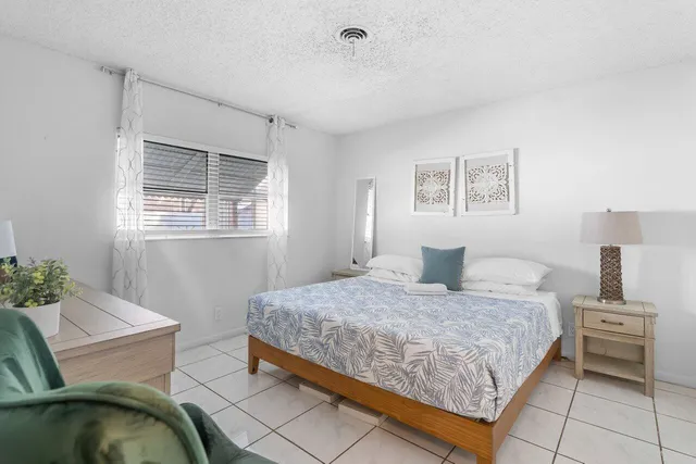 $2,400 | 262 Southeast 9th Avenue, Unit B, Deerfield Beach, FL 33441