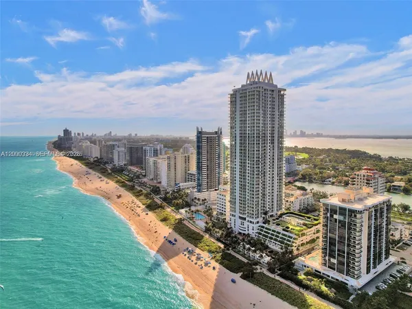 $4,300 | 6365 Collins Avenue, Unit 2811, Miami Beach, FL 33141