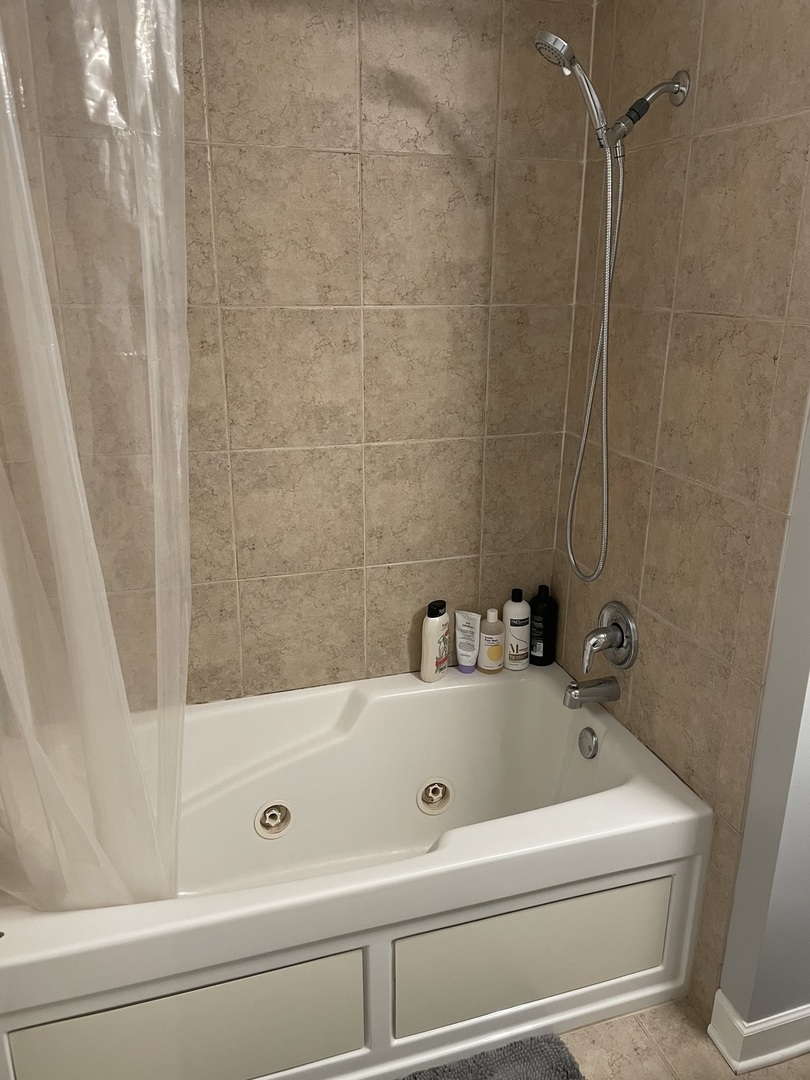 451 West Huron Street, Unit 612 Chicago, IL 60654 - Photo 8 of 16