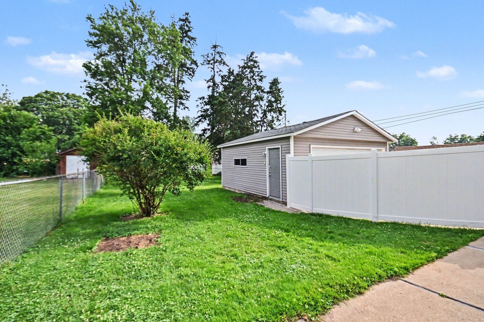 662 Bent Street Elgin, IL 60120 - Photo 21 of 24