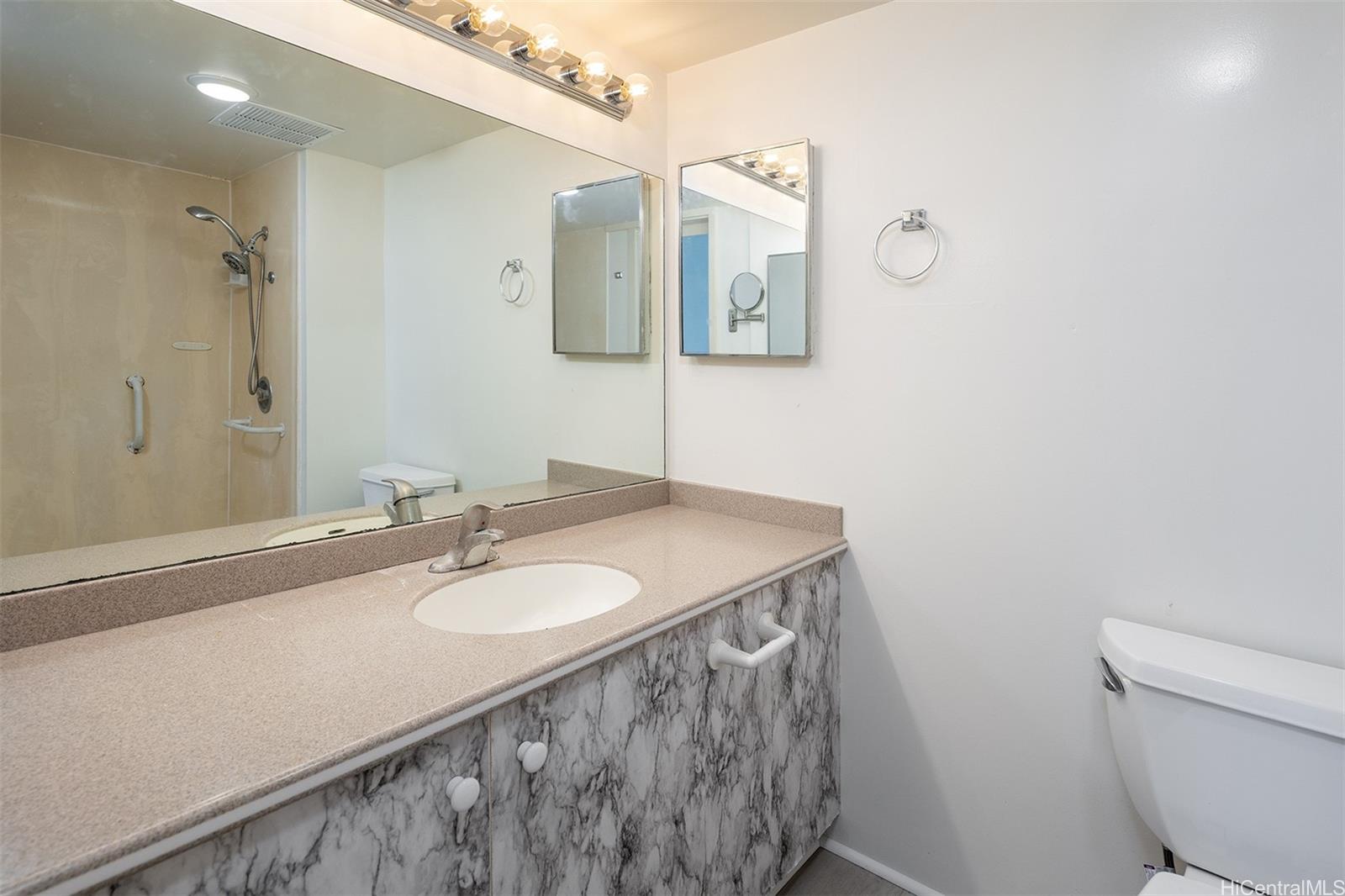 469 Ena Road, Unit 2009 Honolulu, HI 96815 - Photo 16 of 19