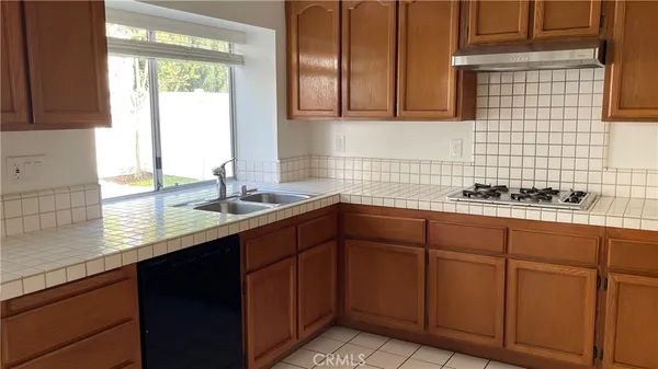 $5,500 | 19 Lorenzo, Irvine, CA 92614