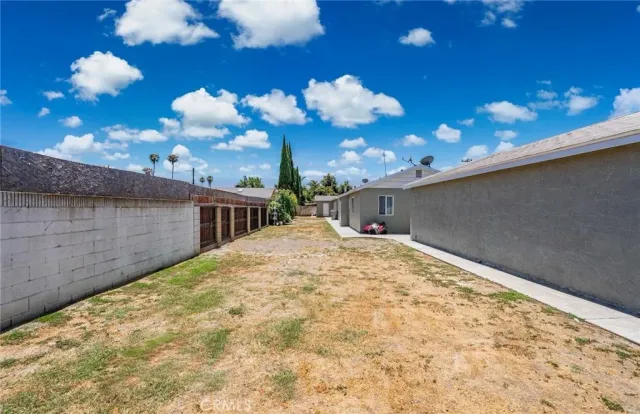 $985,000 | 12430 Peach Street, Lynwood, CA 90262