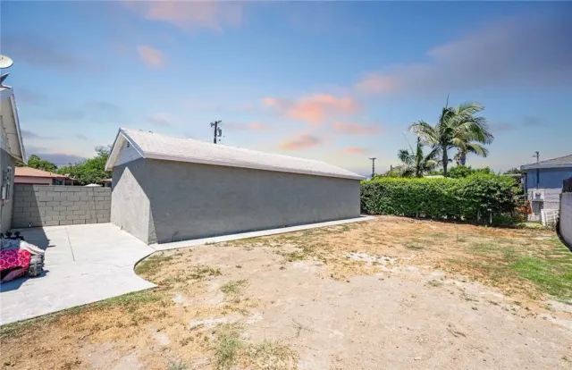 $985,000 | 12430 Peach Street, Lynwood, CA 90262