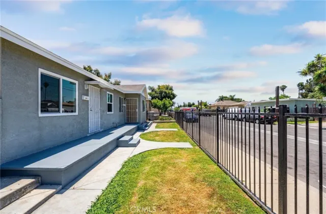 $965,000 | 12430 Peach Street, Lynwood, CA 90262