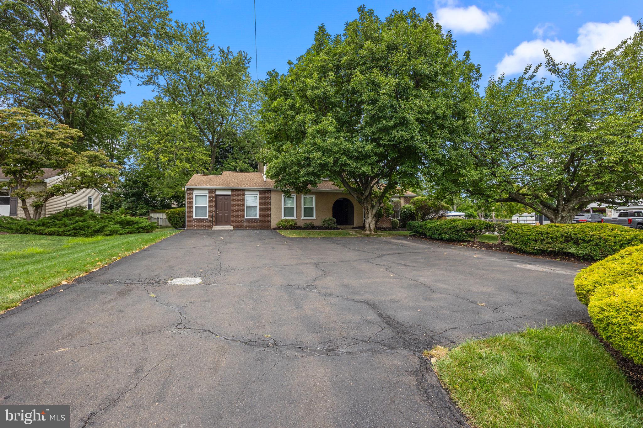 840 Davisville Road Warminster, PA 18974 - Photo 3 of 50
