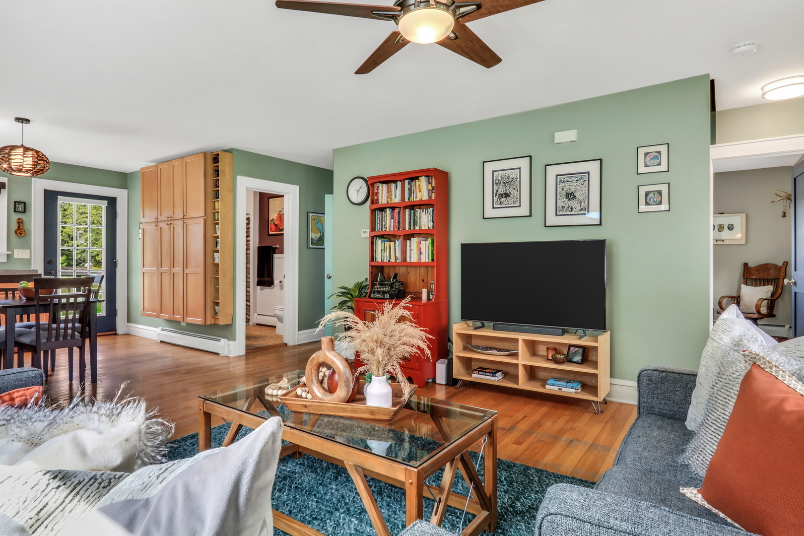 732 Rogers Road Gurnee, IL 60031 - Photo 12 of 44 a living room with furniture and a flat screen tv