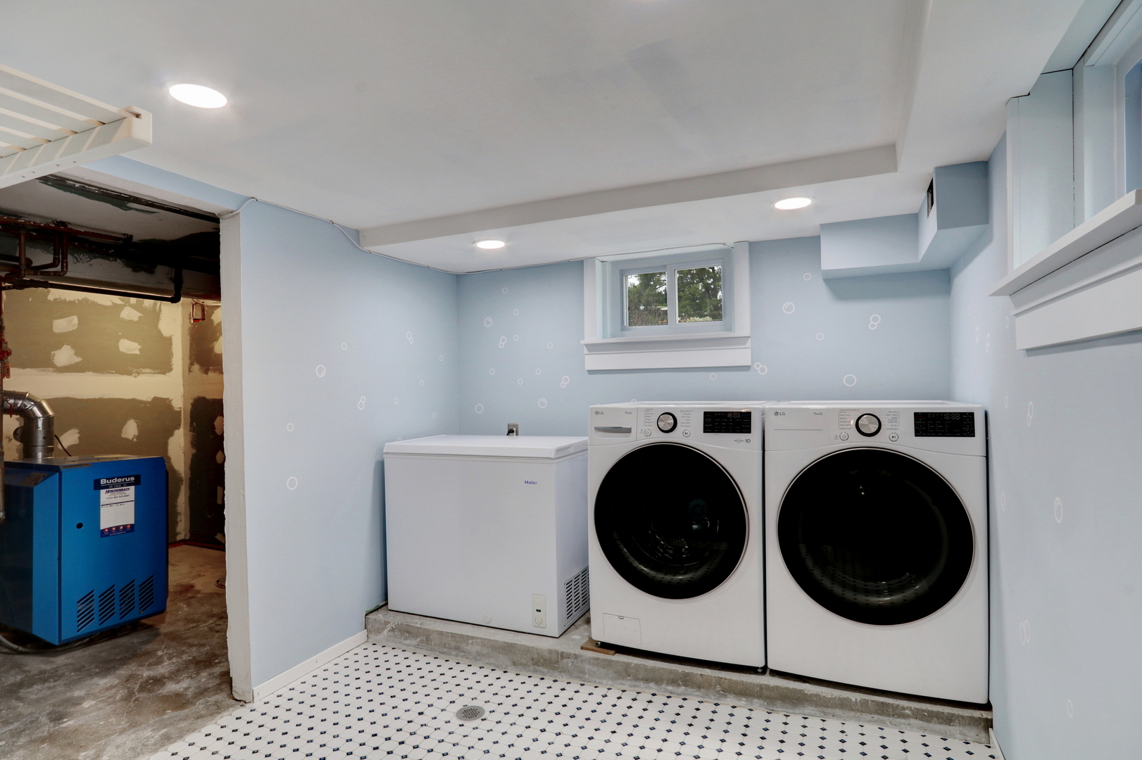 732 Rogers Road Gurnee, IL 60031 - Photo 26 of 44 a utility room with dryer and washer