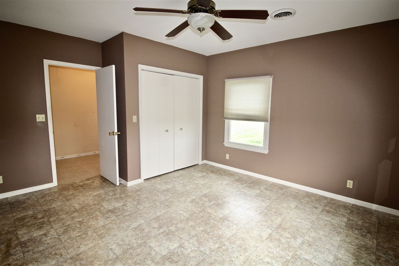 17844 Lake Knolls Road Pekin, IL 61554 - Photo 11 of 32