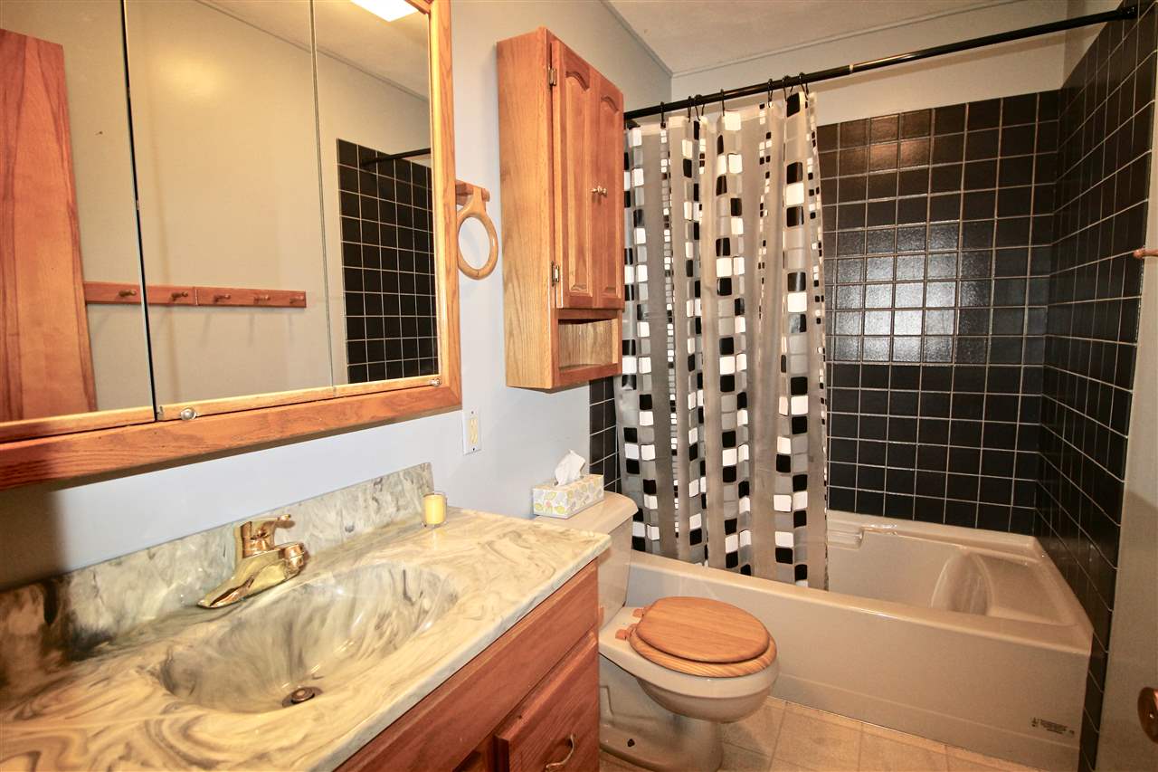 17844 Lake Knolls Road Pekin, IL 61554 - Photo 12 of 32