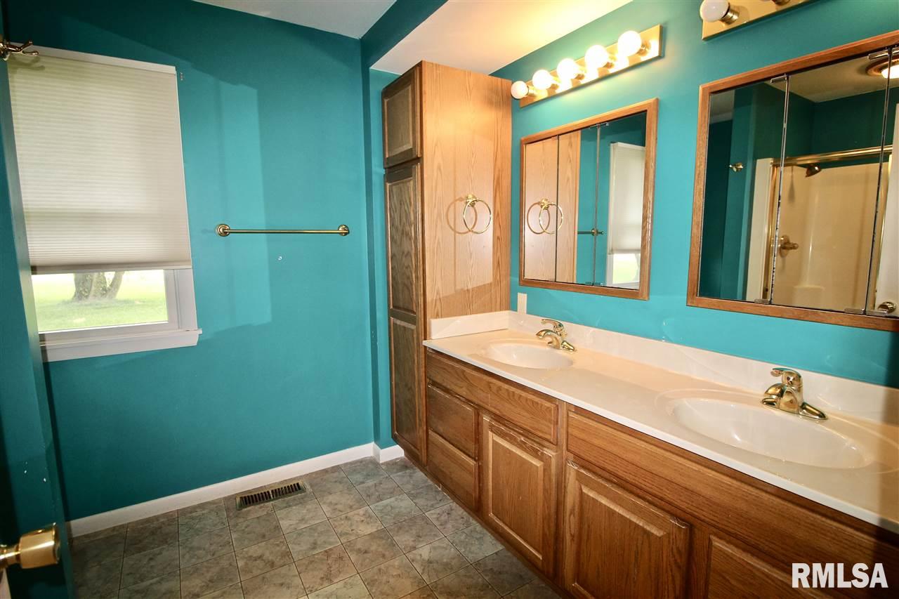 17844 Lake Knolls Road Pekin, IL 61554 - Photo 15 of 32