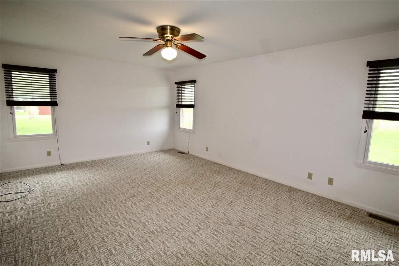 17844 Lake Knolls Road Pekin, IL 61554 - Photo 17 of 32