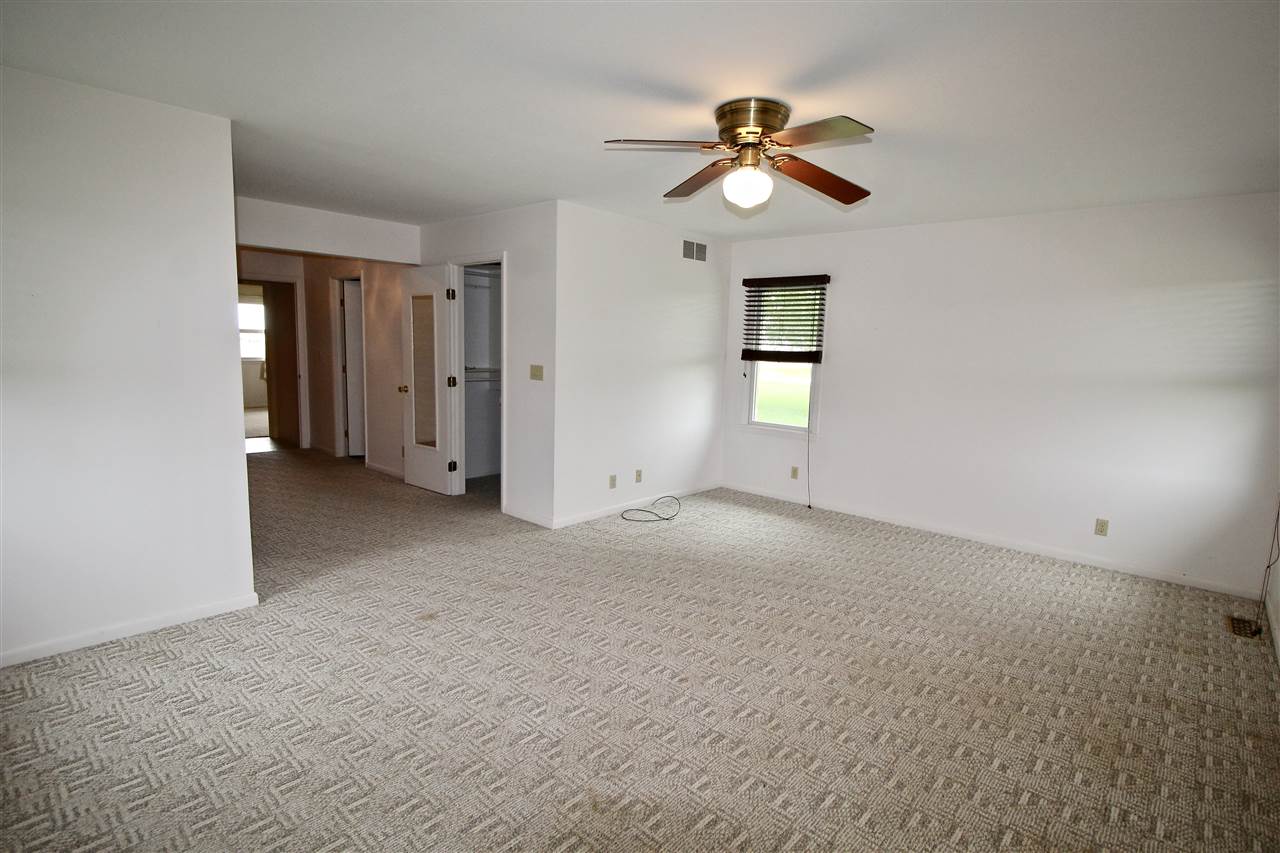 17844 Lake Knolls Road Pekin, IL 61554 - Photo 19 of 32