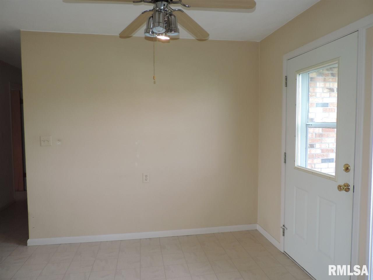 17844 Lake Knolls Road Pekin, IL 61554 - Photo 3 of 32