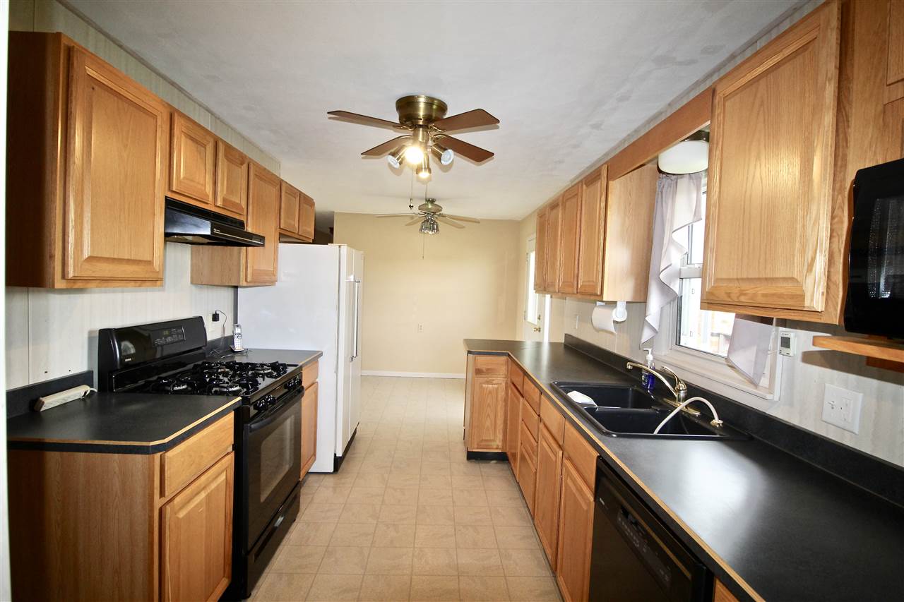 17844 Lake Knolls Road Pekin, IL 61554 - Photo 5 of 32