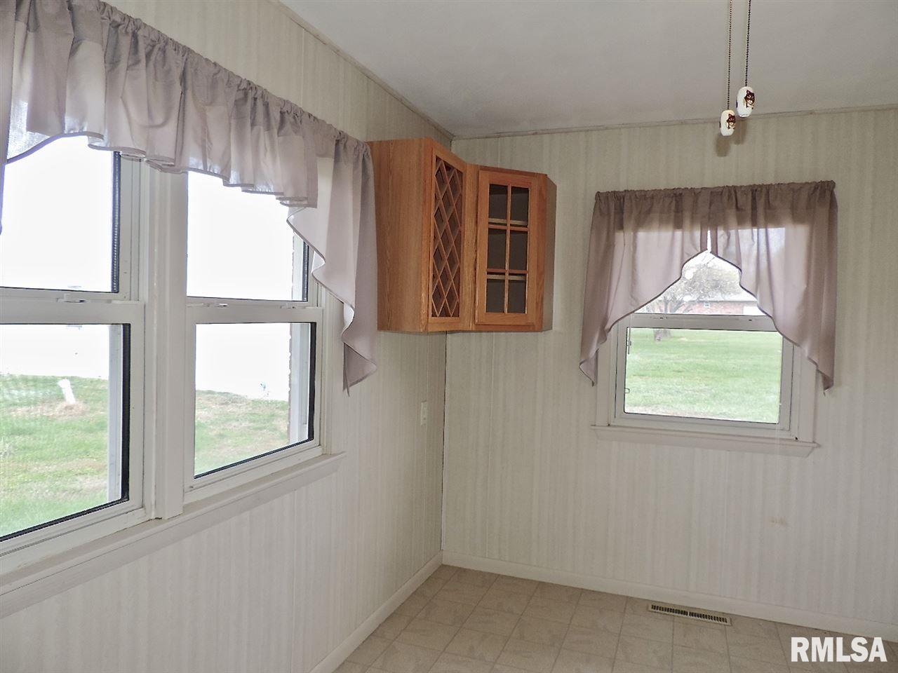 17844 Lake Knolls Road Pekin, IL 61554 - Photo 7 of 32