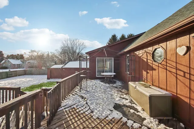 $239,900 | 7709 East Sunset Drive, Wonder Lake, IL 60097