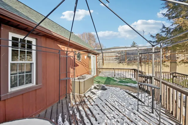 $239,900 | 7709 East Sunset Drive, Wonder Lake, IL 60097