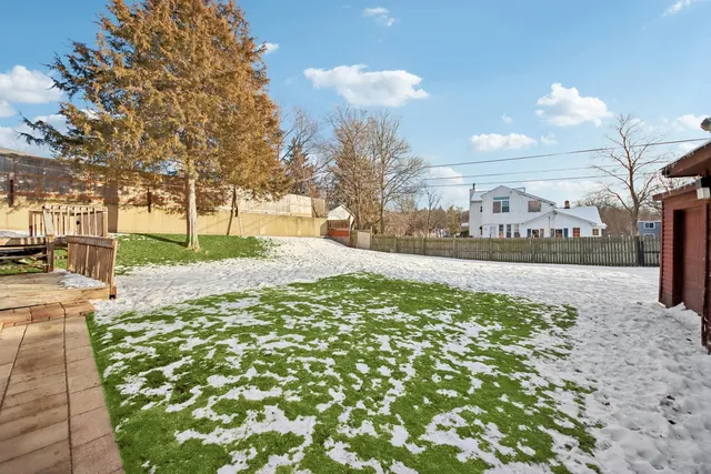 $239,900 | 7709 East Sunset Drive, Wonder Lake, IL 60097