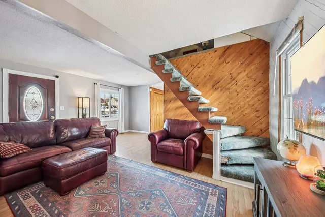 $239,900 | 7709 East Sunset Drive, Wonder Lake, IL 60097