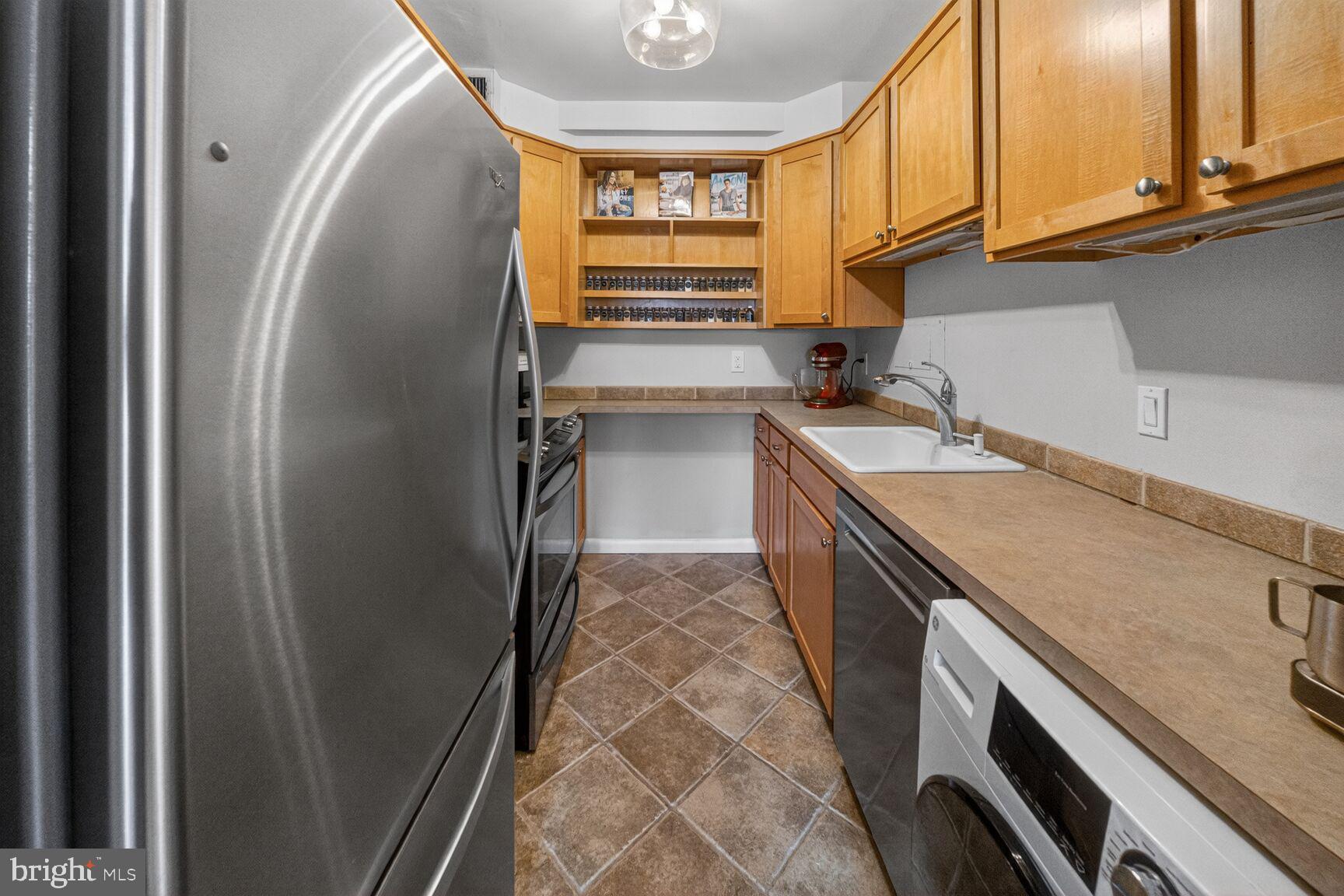 560 N Street Southwest, Unit N615 Washington, DC 20024 - Photo 12 of 16