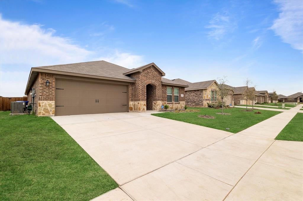 113 Clason Road Royse City, TX 75189 - Photo 2 of 25 a front view of house with yard
