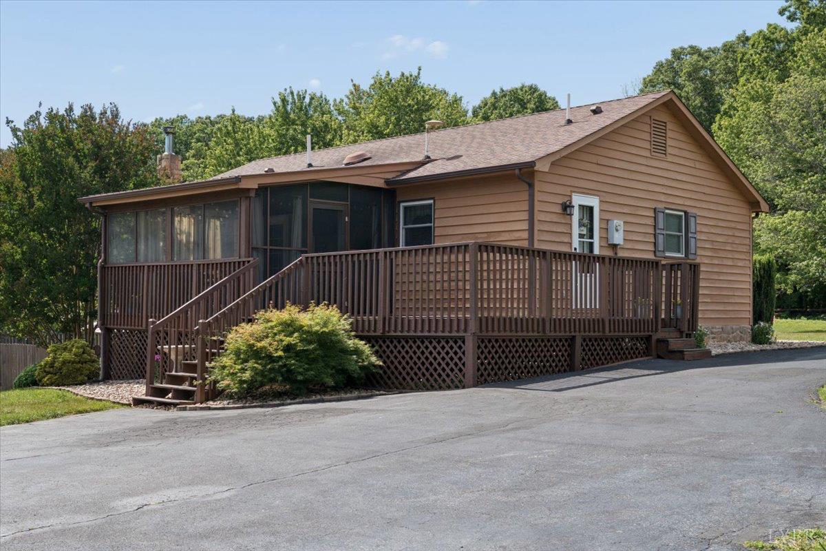 11188 Dickerson Mill Road Moneta, VA 24121 - Photo 21 of 39