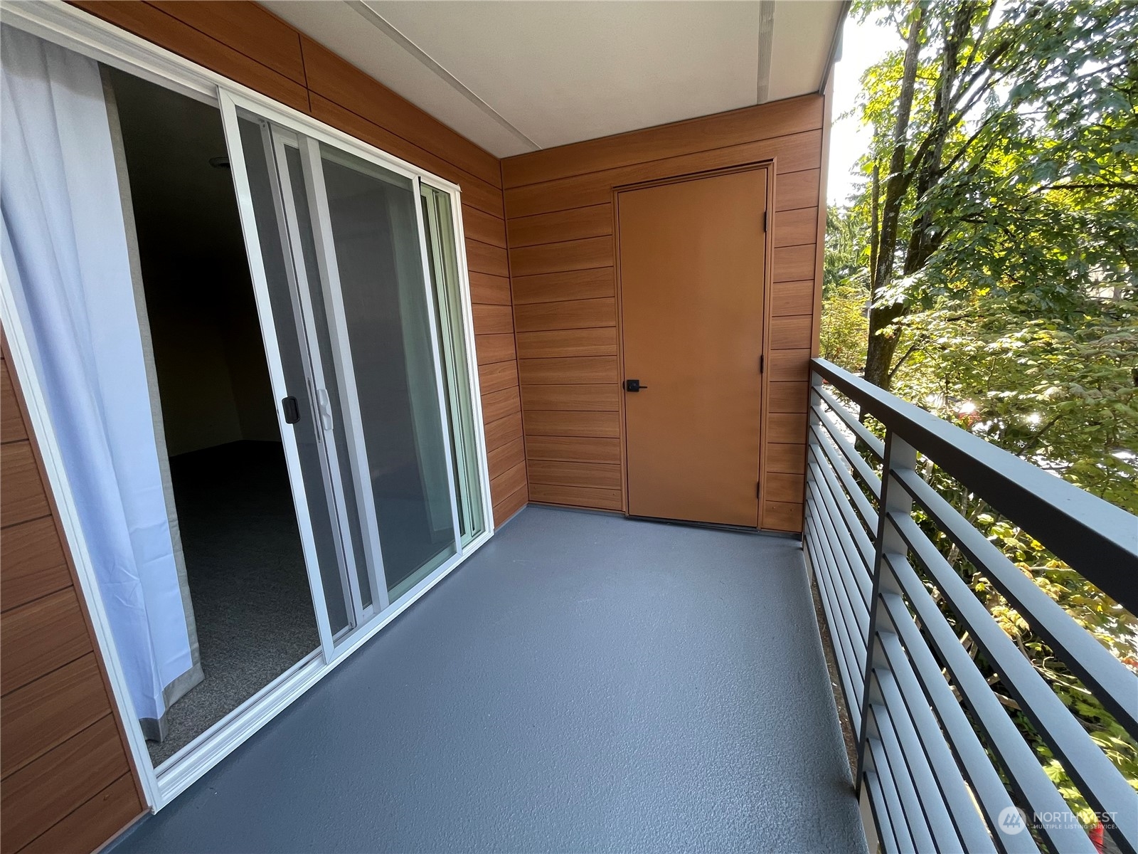 12107 Bel-Red Road, Unit D204 Bellevue, WA 98005 - Photo 2 of 19