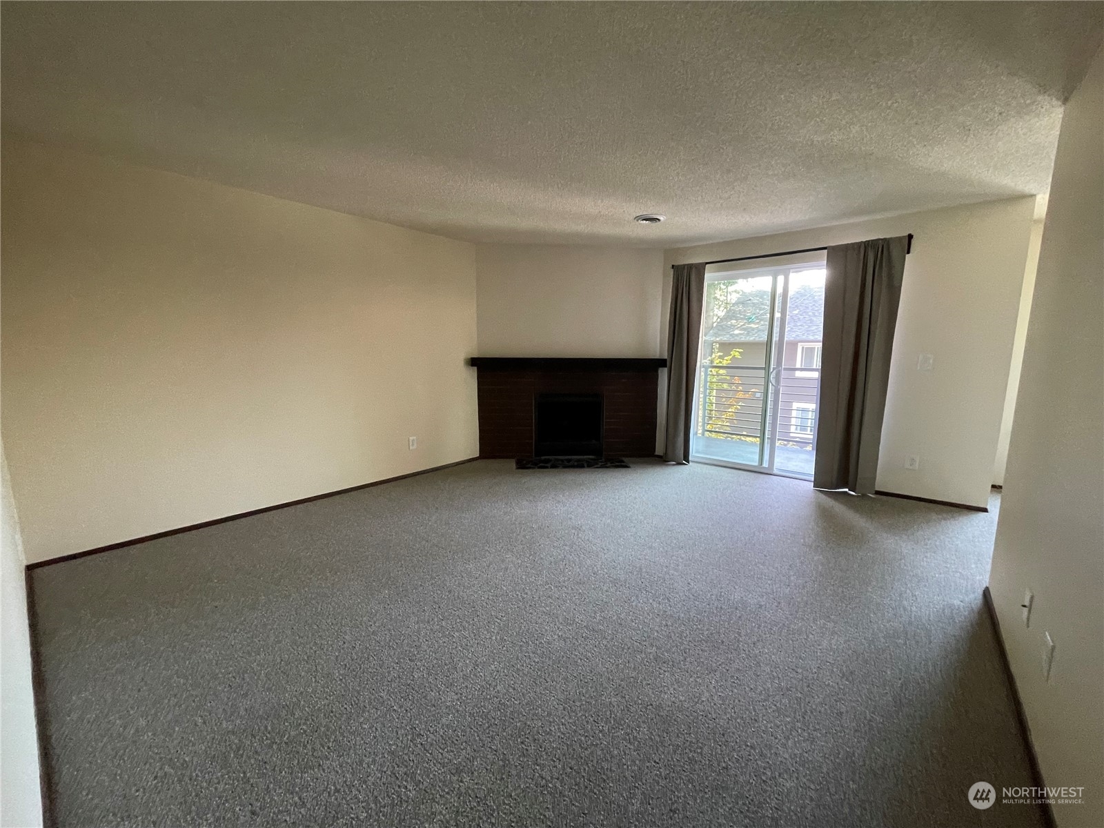 12107 Bel-Red Road, Unit D204 Bellevue, WA 98005 - Photo 6 of 19