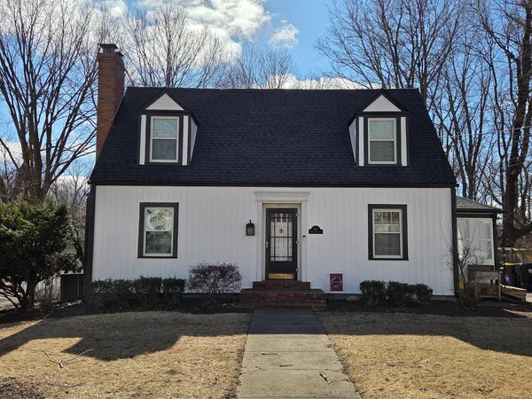 $349,900 | 907 West Hovey Avenue, Normal, IL 61761