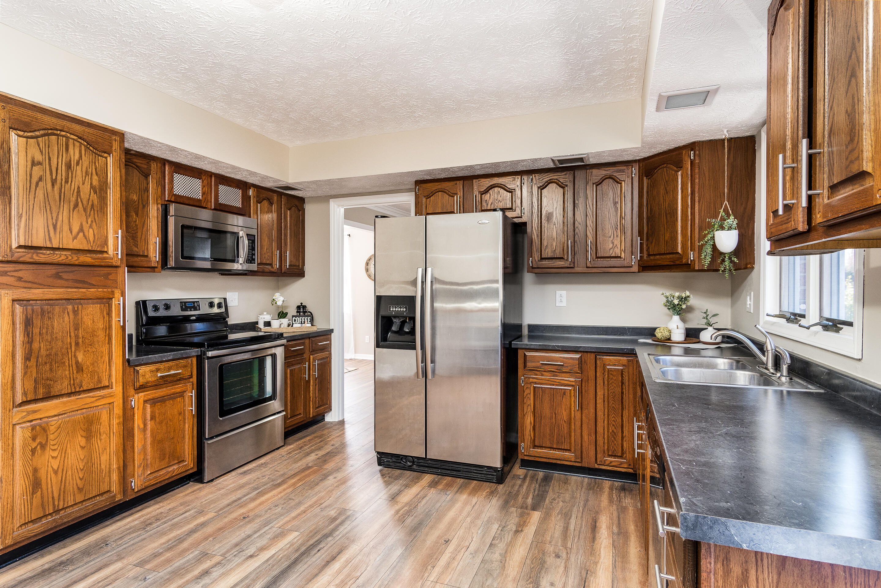 4284 Orebank Road Kingsport, TN 37664 - Photo 4 of 38 interior-8
