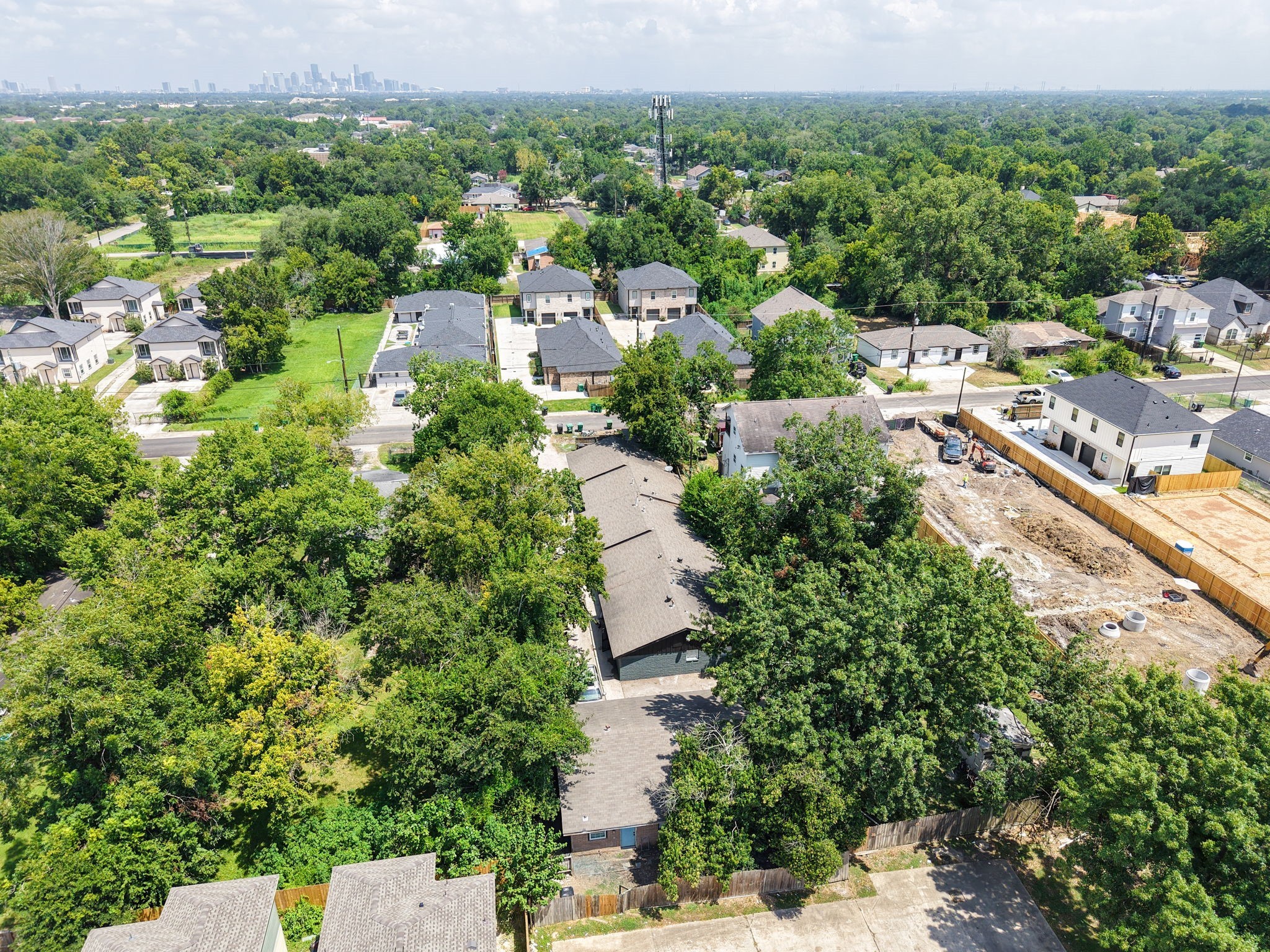 5022 Mallow Street, Unit 7 Houston, TX 77033 - Photo 17 of 20 a view of a city