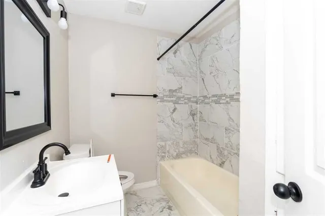 $800,000 | 5022 Mallow Street, Unit 7, Houston, TX 77033