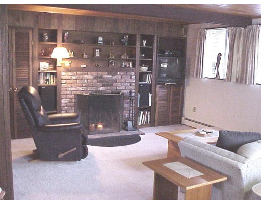 73 Whitewood Road Westwood, MA 02090 - Photo 6 of 8 Gallery Image 6