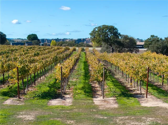 $5,075,000 | 7790 Airport Road, Paso Robles, CA 93446