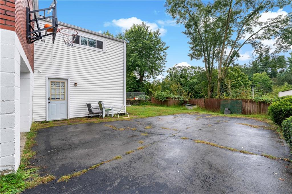 2325 Crestview Road Pittsburgh, PA 15216 - Photo 25 of 37 Gallery Image 25