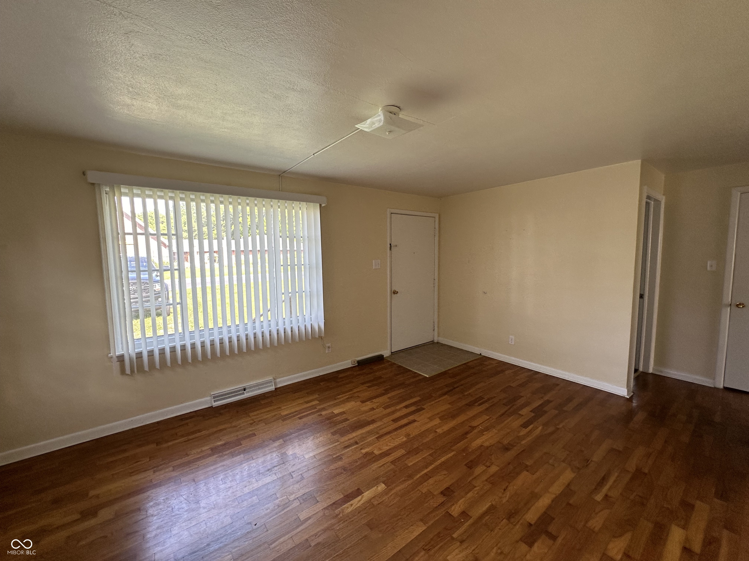 4105 Main Street Anderson, IN 46013 - Photo 11 of 30 Gallery Image 11