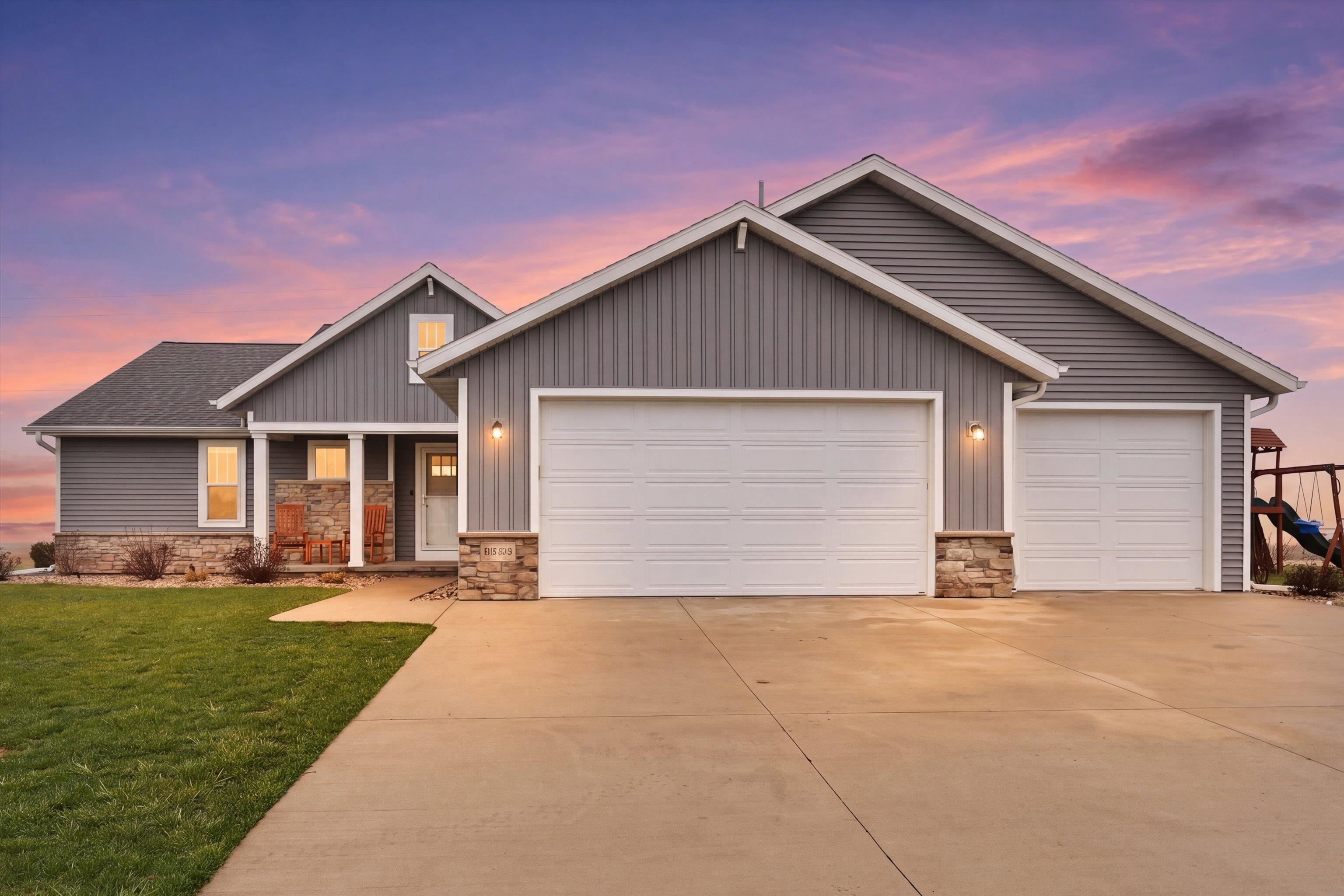 N9376 Dusty Drive Appleton, WI 54915 - Photo 2 of 35