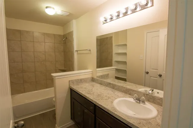 $1,585 | 13915 Woodway Crossing Lane, Willis, TX 77378